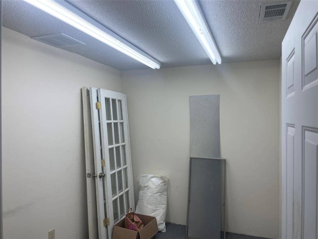 211 Lacosta Street, Athens, TX 75751 211 Lacosta Street, Athens, TX 75751