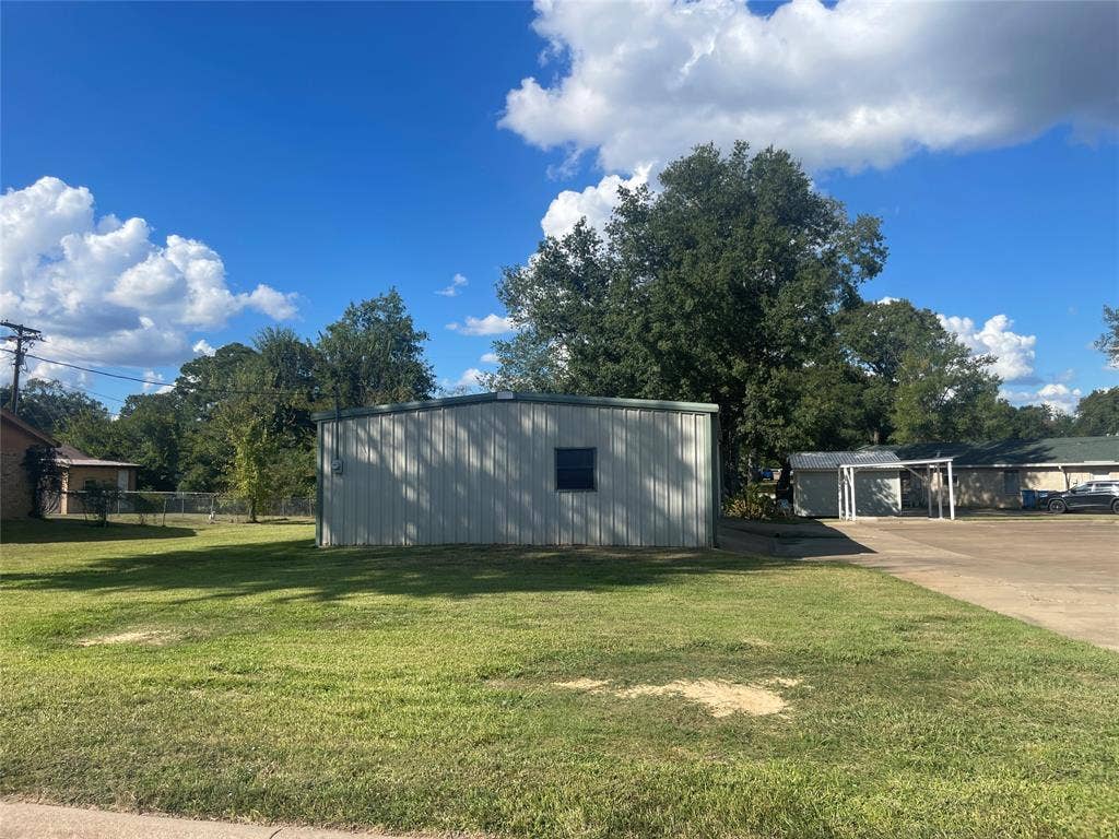 211 Lacosta Street, Athens, TX 75751 211 Lacosta Street, Athens, TX 75751