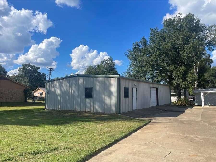 Property photo for 211 Lacosta Street, Athens, TX