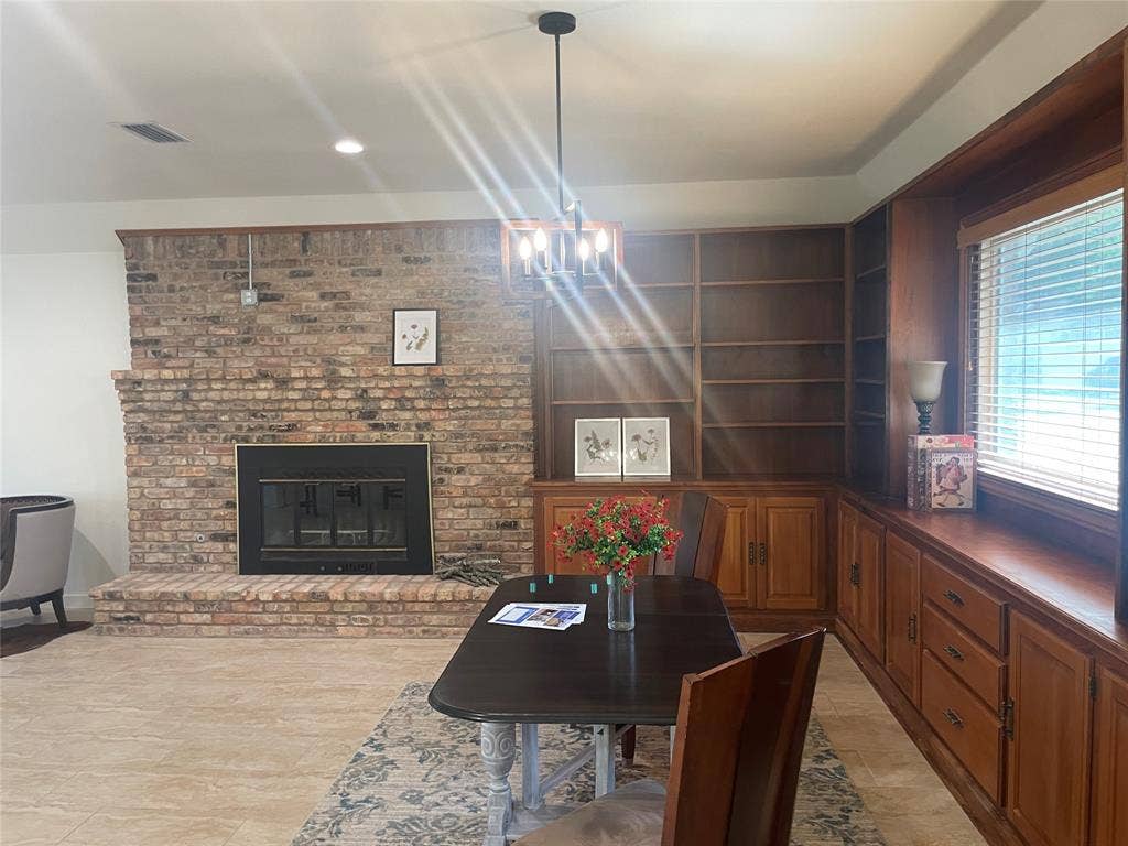810 Lucas Drive, Athens, TX 75751 810 Lucas Drive, Athens, TX 75751