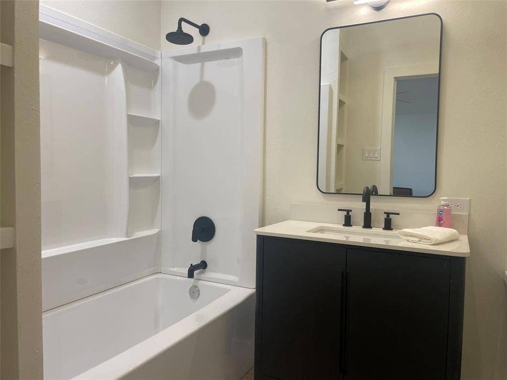 810 Lucas Drive, Athens, TX 75751 810 Lucas Drive, Athens, TX 75751