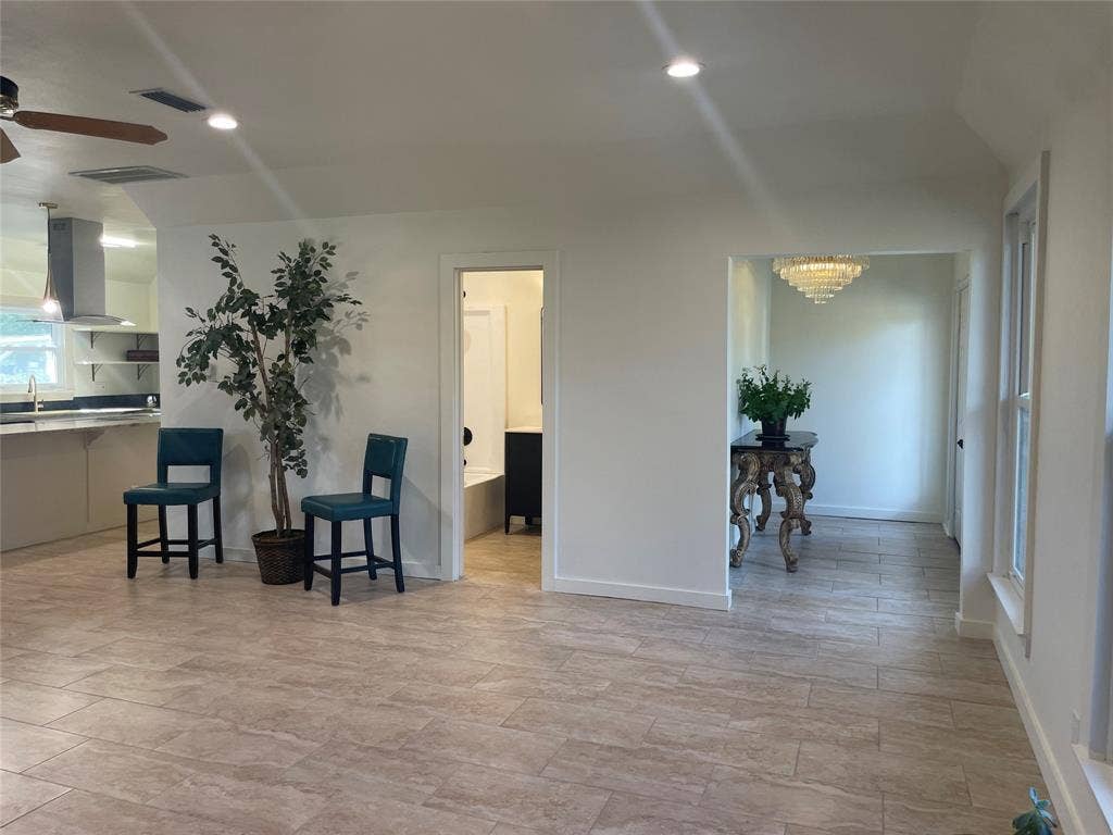 810 Lucas Drive, Athens, TX 75751 810 Lucas Drive, Athens, TX 75751