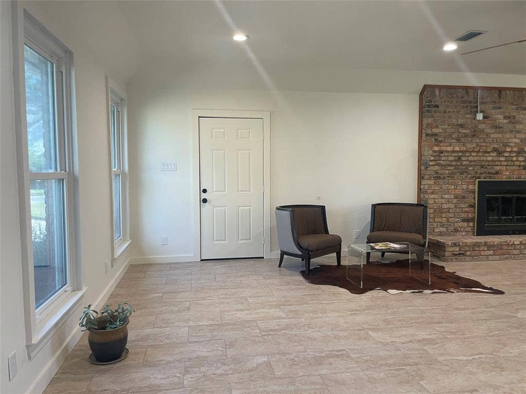 810 Lucas Drive, Athens, TX 75751 810 Lucas Drive, Athens, TX 75751