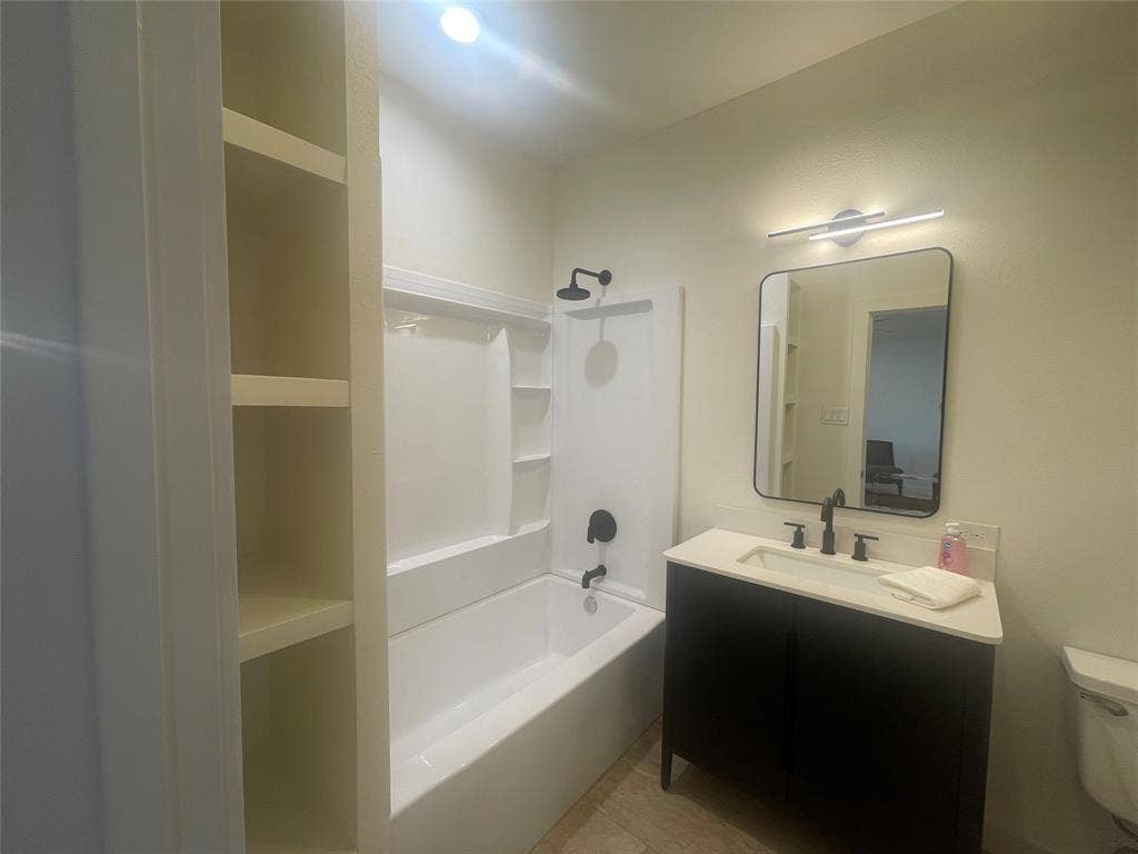 810 Lucas Drive, Athens, TX 75751 810 Lucas Drive, Athens, TX 75751