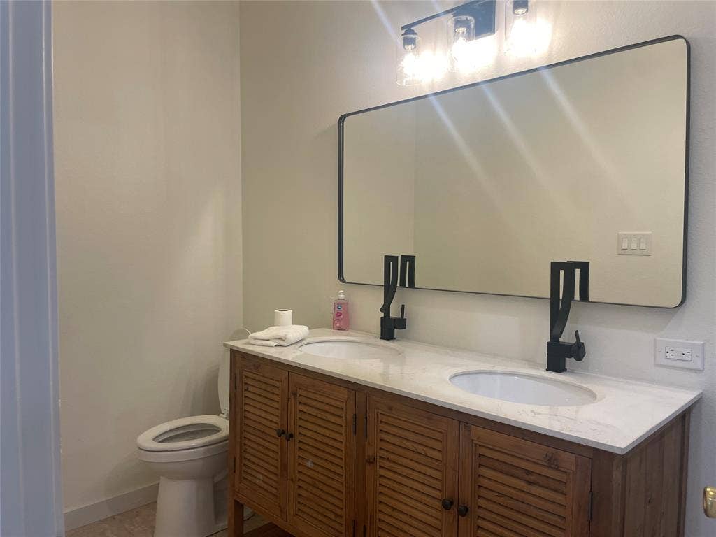 810 Lucas Drive, Athens, TX 75751 810 Lucas Drive, Athens, TX 75751