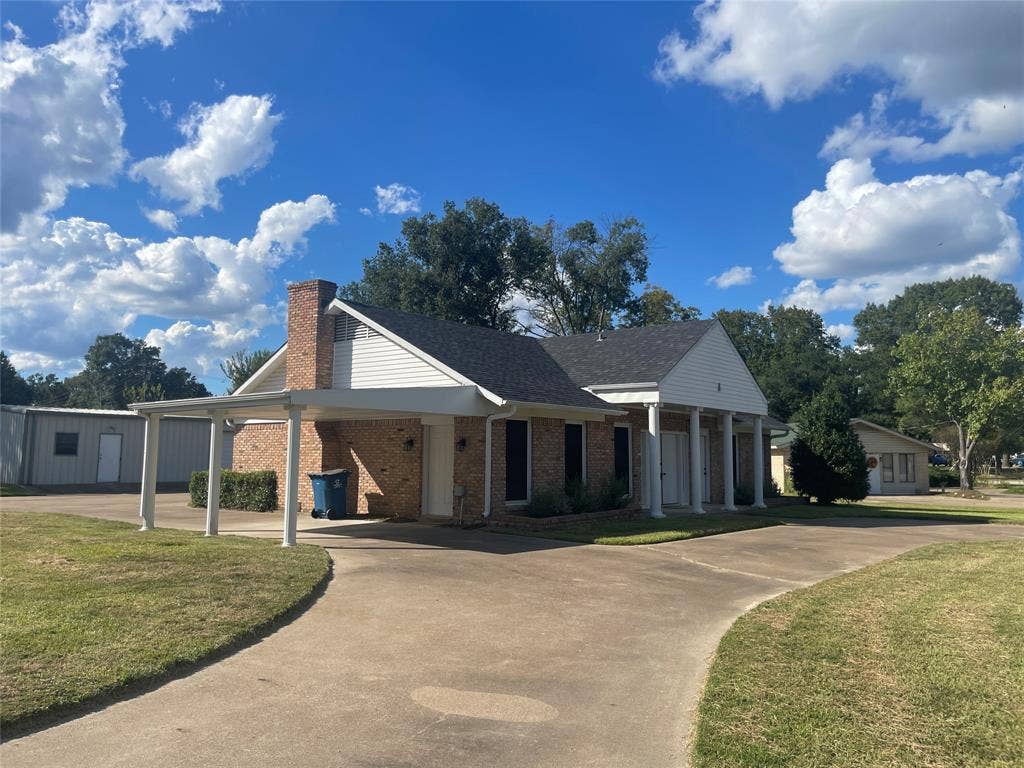 810 Lucas Drive, Athens, TX 75751 810 Lucas Drive, Athens, TX 75751