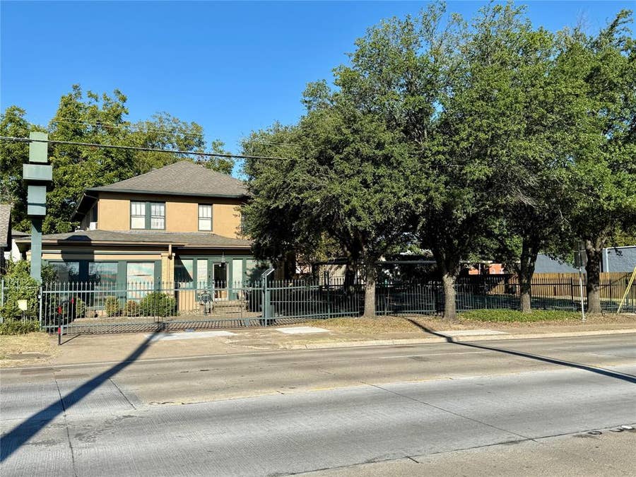 Property photo for 203 N Rockwall Avenue, Terrell, TX