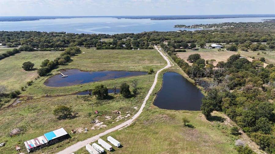 Property photo for 7829 Fm 513 S, Lone Oak, TX