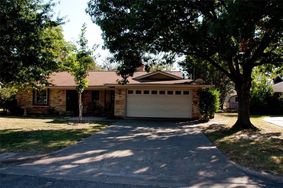 Property photo for 2509 Burnett Drive, Greenville, TX