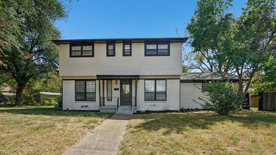 Property photo for 8036 Woodhue Circle, Dallas, TX