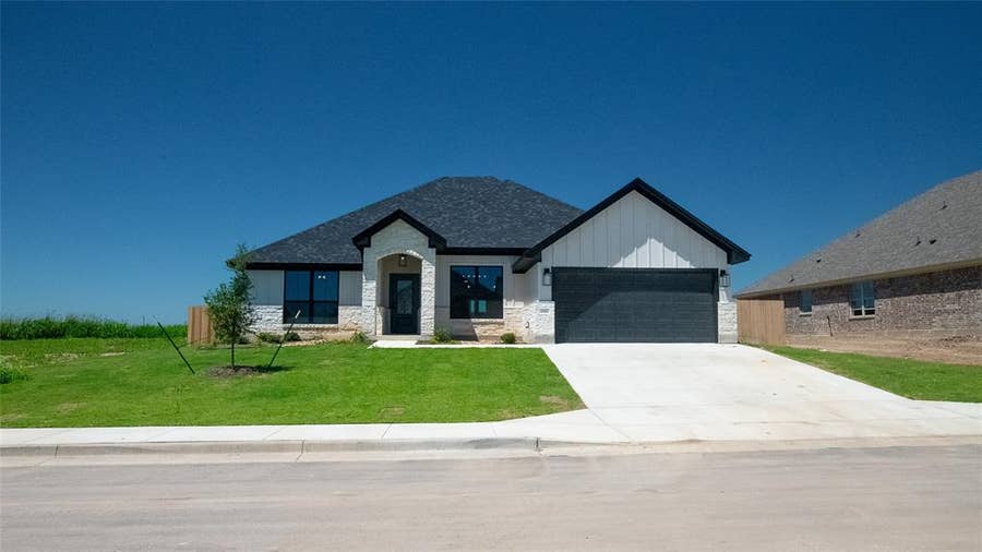 Property photo for 1321 Red Rock Road, Hewitt, TX