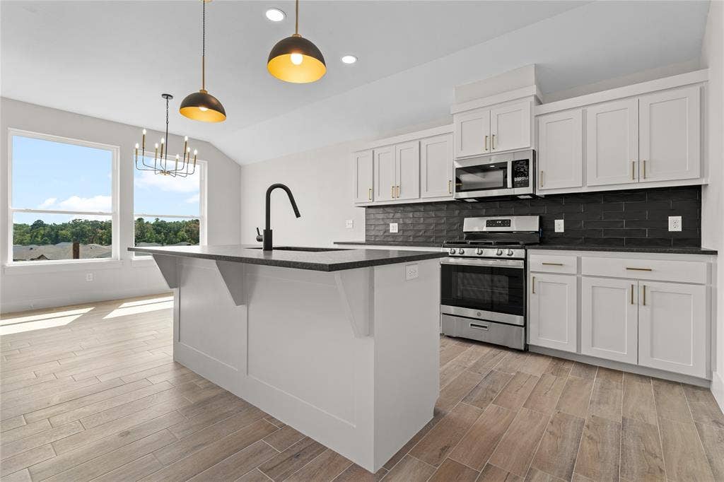 16525 Crossing Circle, Lindale, TX 75771 16525 Crossing Circle, Lindale, TX 75771