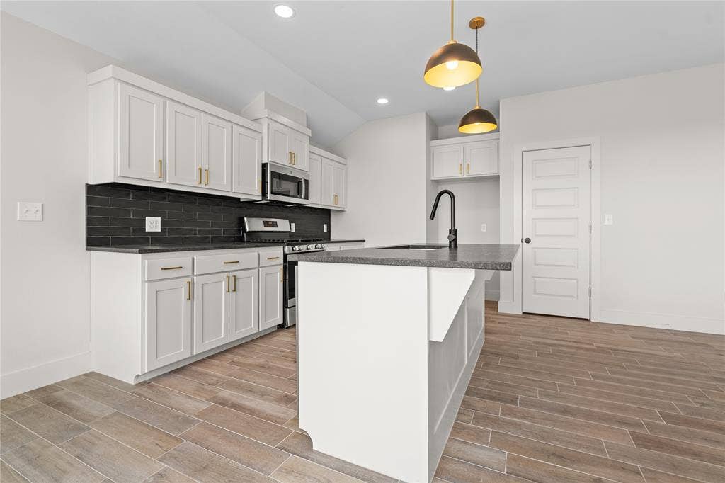 16525 Crossing Circle, Lindale, TX 75771 16525 Crossing Circle, Lindale, TX 75771