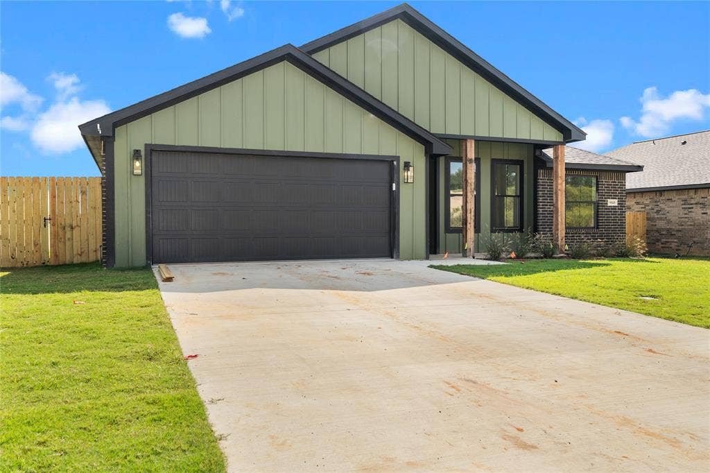 16525 Crossing Circle, Lindale, TX 75771 16525 Crossing Circle, Lindale, TX 75771