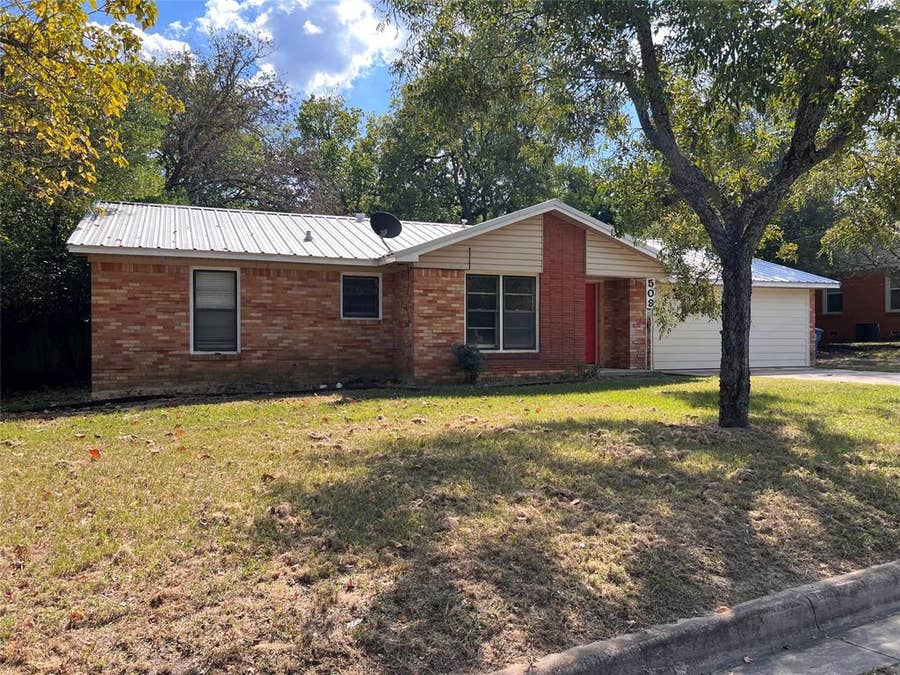 Property photo for 509 Davis Drive, Athens, TX