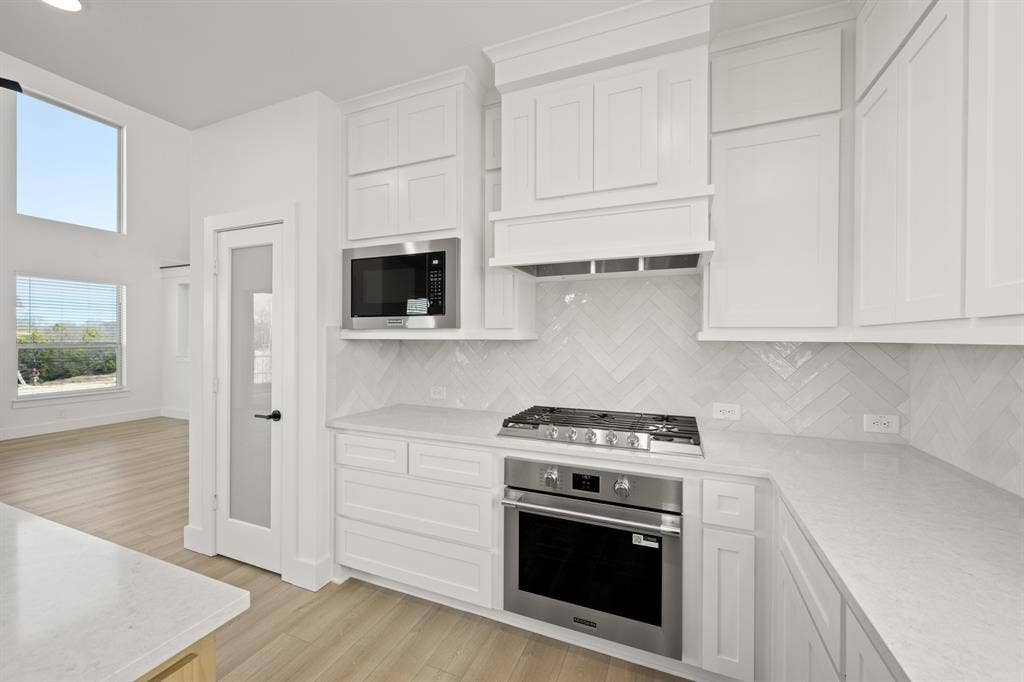 417 Newpark Boulevard, DeSoto, TX 75115 417 Newpark- Kitchen-3