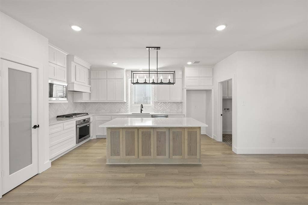 417 Newpark Boulevard, DeSoto, TX 75115 417 Newpark- Kitchen