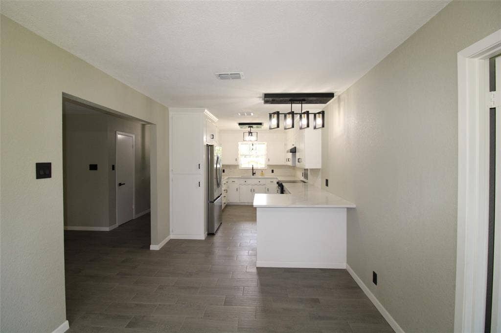 818 E Clinton, Athens, TX 75751