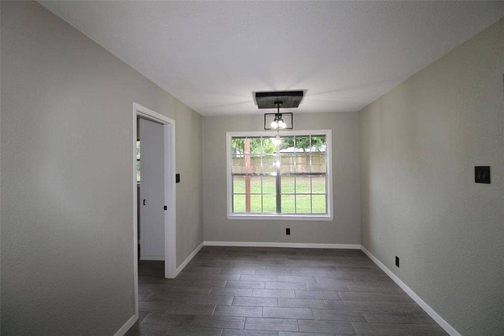 818 E Clinton, Athens, TX 75751