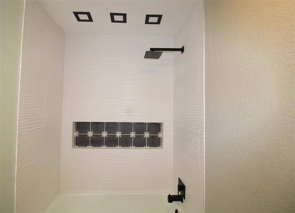 818 E Clinton, Athens, TX 75751