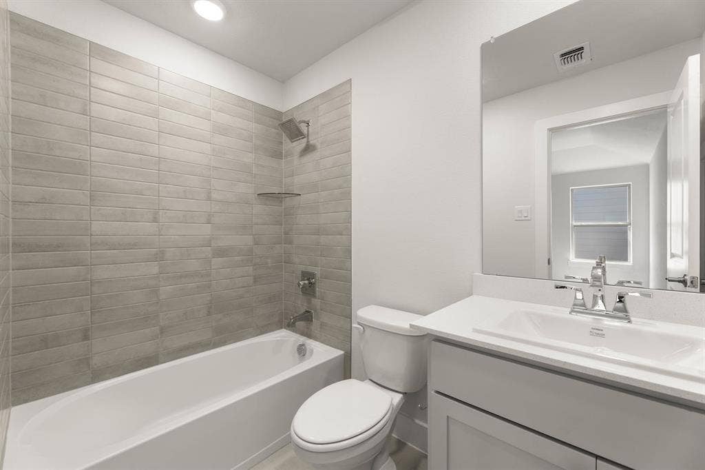 1628 Ginger-Bathroom-1