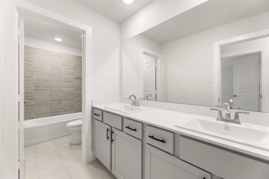 1628 Ginger-Bathroom-2