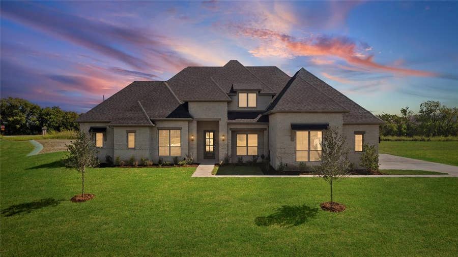 Property photo for 121 Aiden Drive, Waxahachie, TX