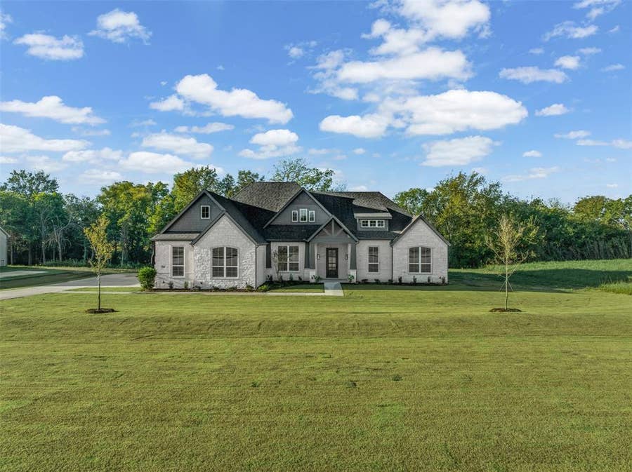 Property photo for 321 Mayberry Way, Waxahachie, TX