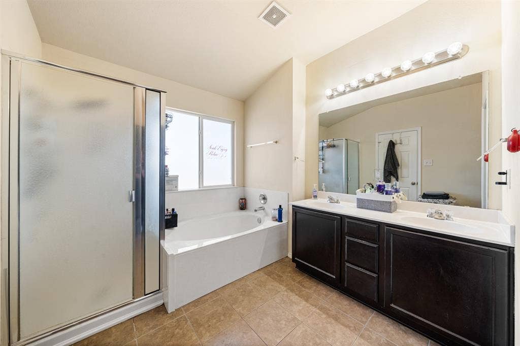 6544 Mundo Drive, Waco, TX 76712 6544 Mundo Drive, Waco, TX 76712