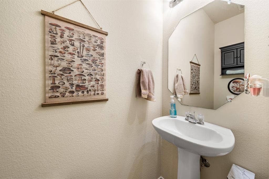 6544 Mundo Drive, Waco, TX 76712 6544 Mundo Drive, Waco, TX 76712