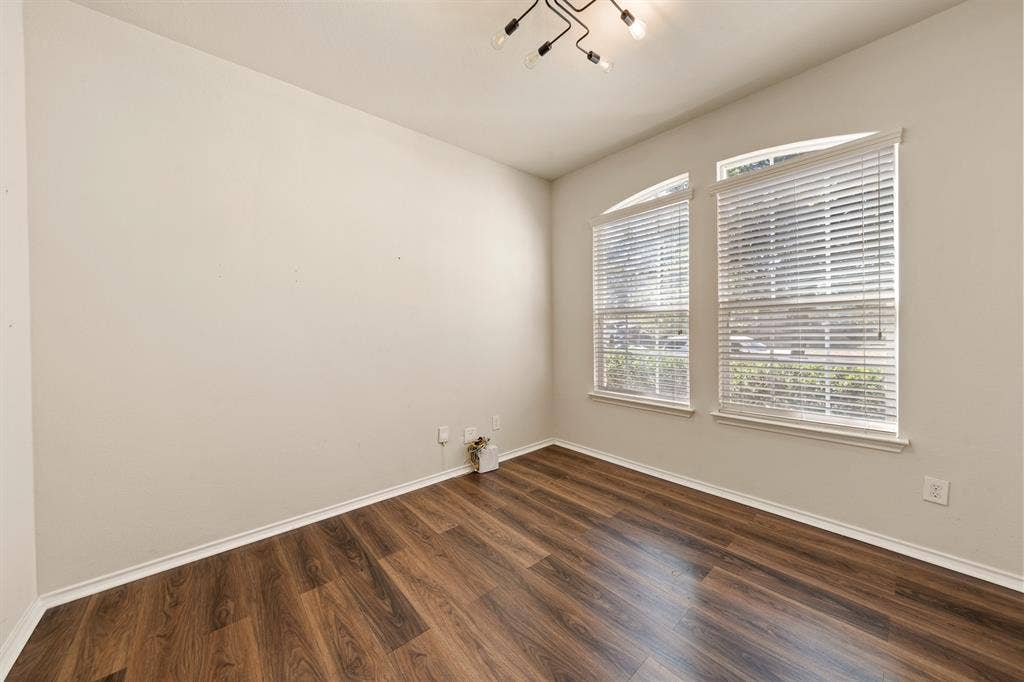 6544 Mundo Drive, Waco, TX 76712 6544 Mundo Drive, Waco, TX 76712