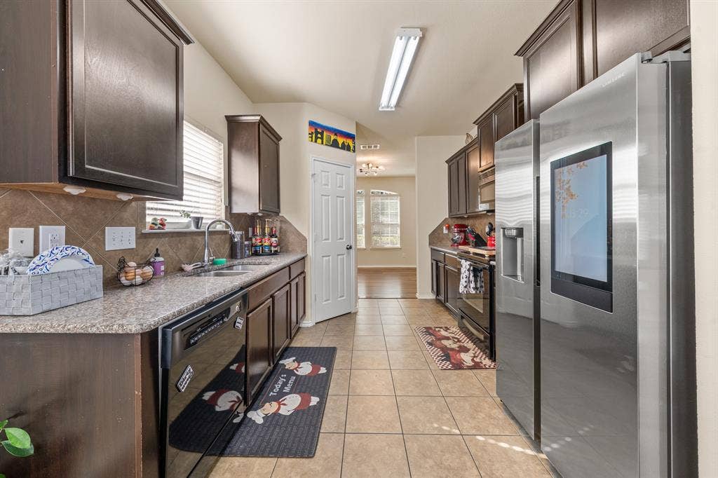 6544 Mundo Drive, Waco, TX 76712 6544 Mundo Drive, Waco, TX 76712