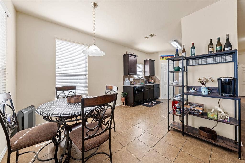 6544 Mundo Drive, Waco, TX 76712 6544 Mundo Drive, Waco, TX 76712