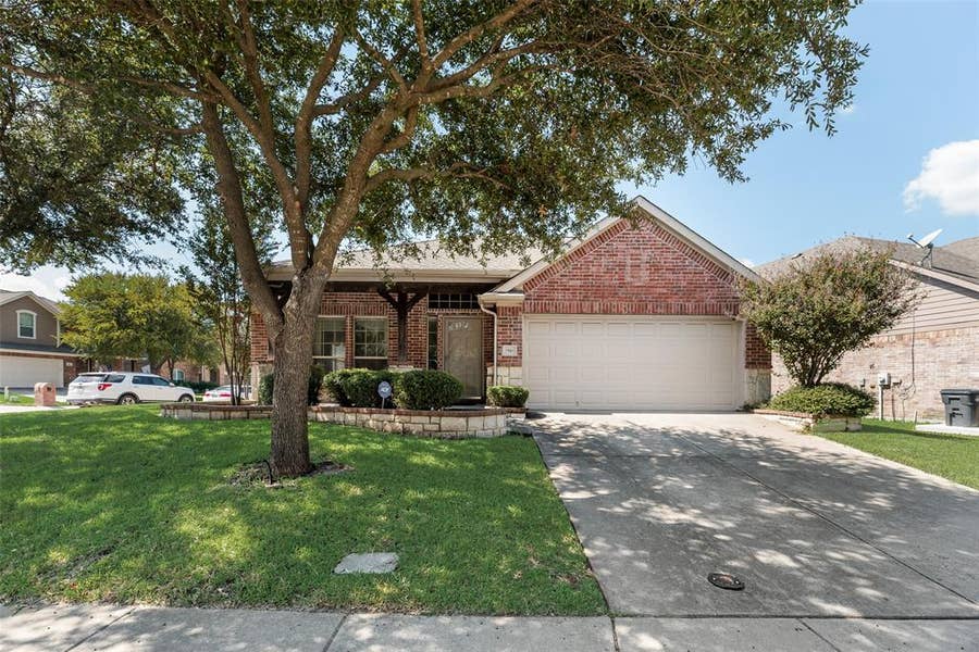 Property photo for 3501 Foxfield Trail, McKinney, TX