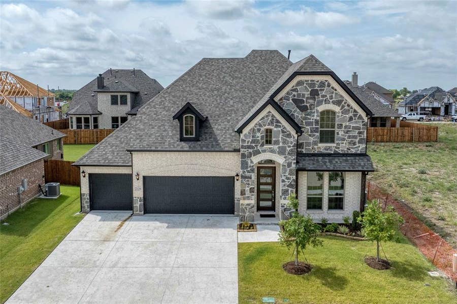 Property photo for 2129 Stone River Boulevard, Royse City, TX