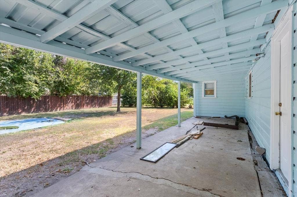 2424 S 26th Street, Waco, TX 76706 View of patio