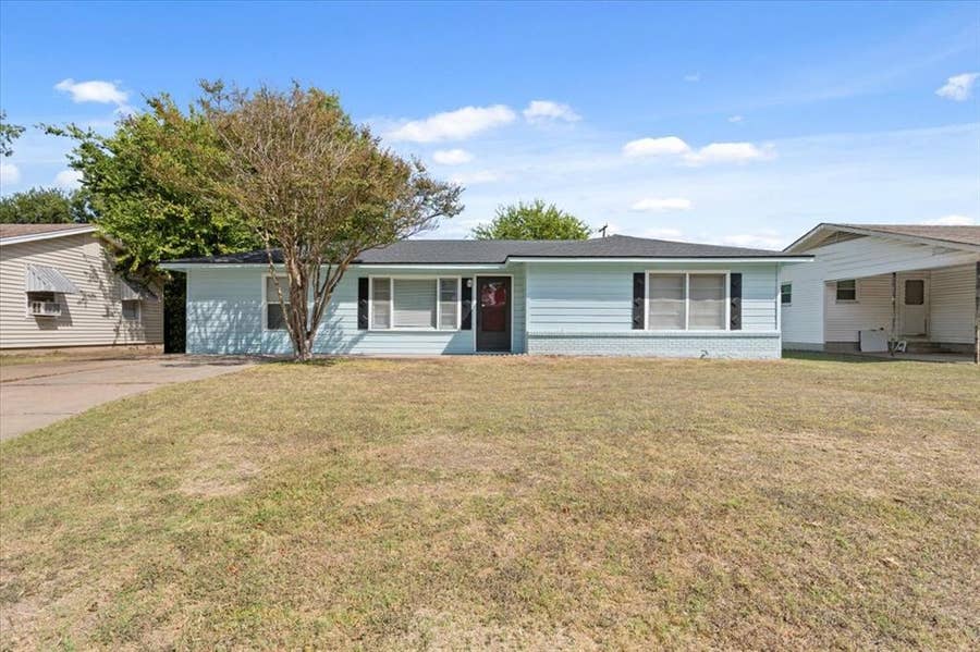 Property photo for 2424 S 26th Street, Waco, TX