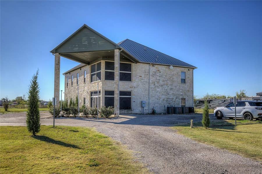 Property photo for 8475 County Road 156, Kaufman, TX