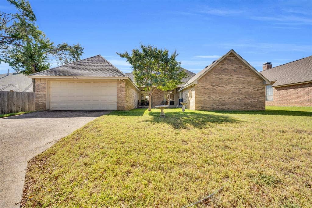 1713 Turtle Point Drive, DeSoto, TX 75115