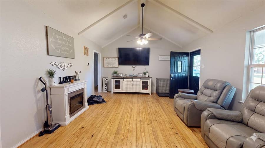 Property photo for 32894 County Road 2142, Kemp, TX
