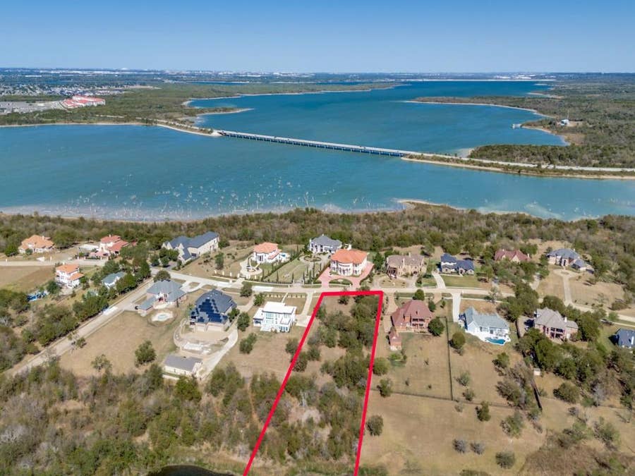 Property photo for 1036 Mallard Pointe Drive, Grand Prairie, TX