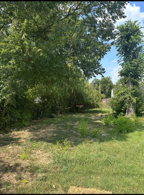 Property photo for 611 Dr Martin Luther King JR Blvd, Waxahachie, TX