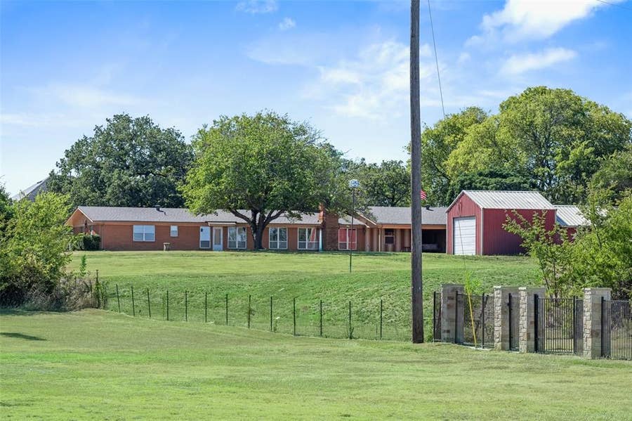 Property photo for 3055 Midway Road, Grapevine, TX