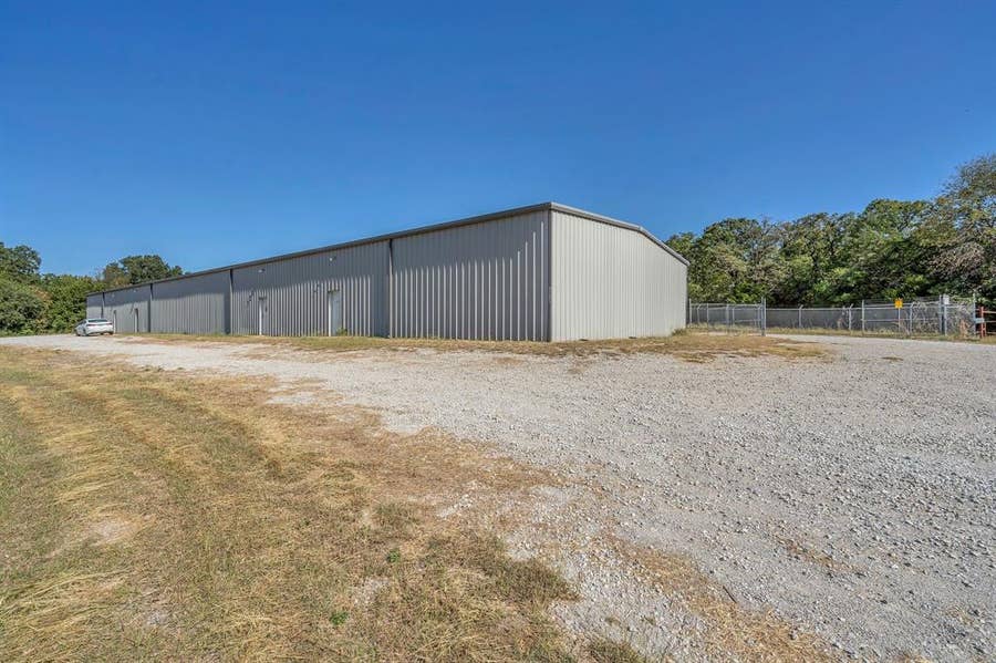 Property photo for 2522 N Highway 287, Decatur, TX