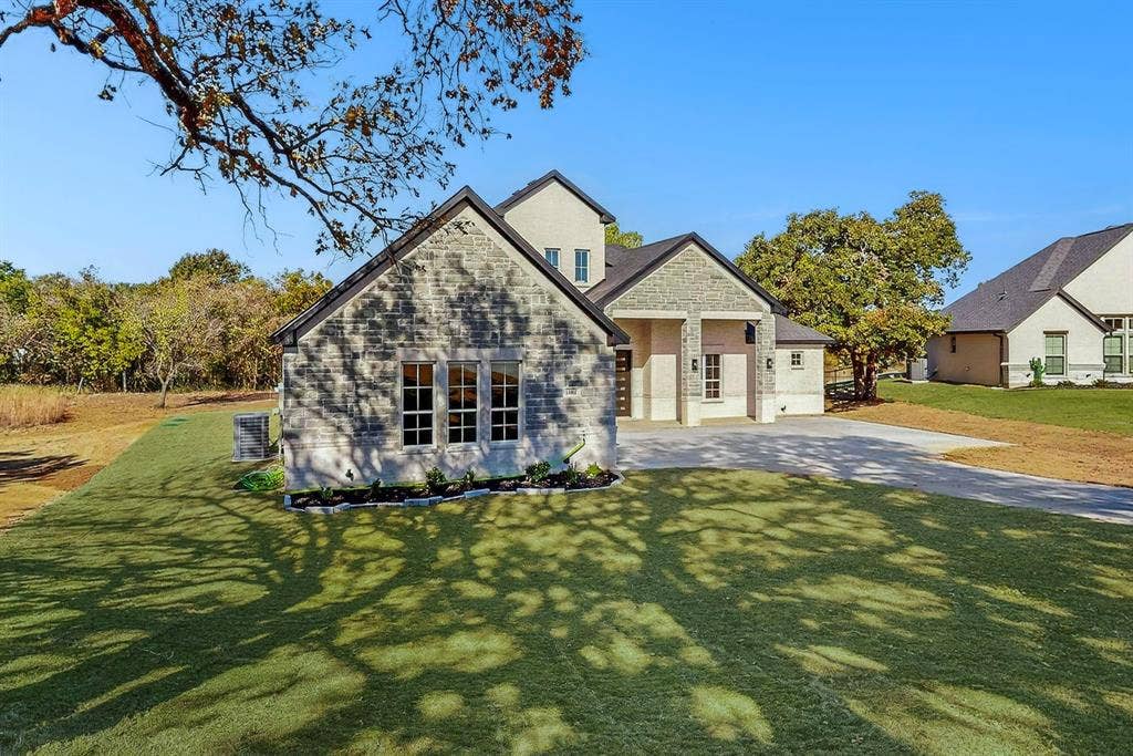 1161 Gonzollas Road, Springtown, TX 76082 1161 Gonzollas Road, Springtown, TX 76082