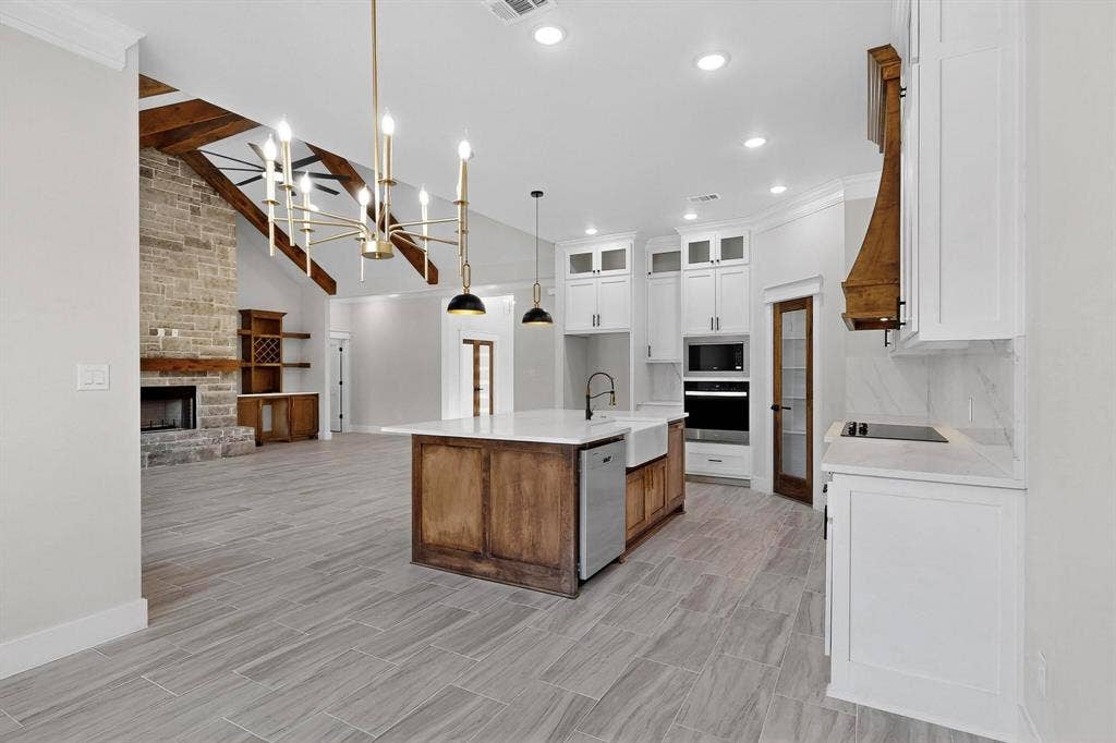 1161 Gonzollas Road, Springtown, TX 76082 1161 Gonzollas Road, Springtown, TX 76082
