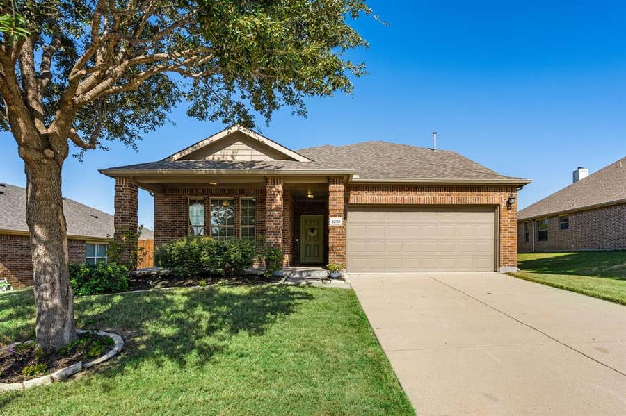 Property photo for 5208 Hidden Knolls Drive, McKinney, TX