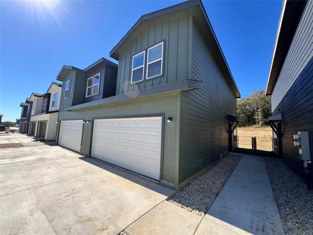 3501 E Renfro Street, #106, Burleson, TX 76028 3501 E Renfro Street, #106, Burleson, TX 76028