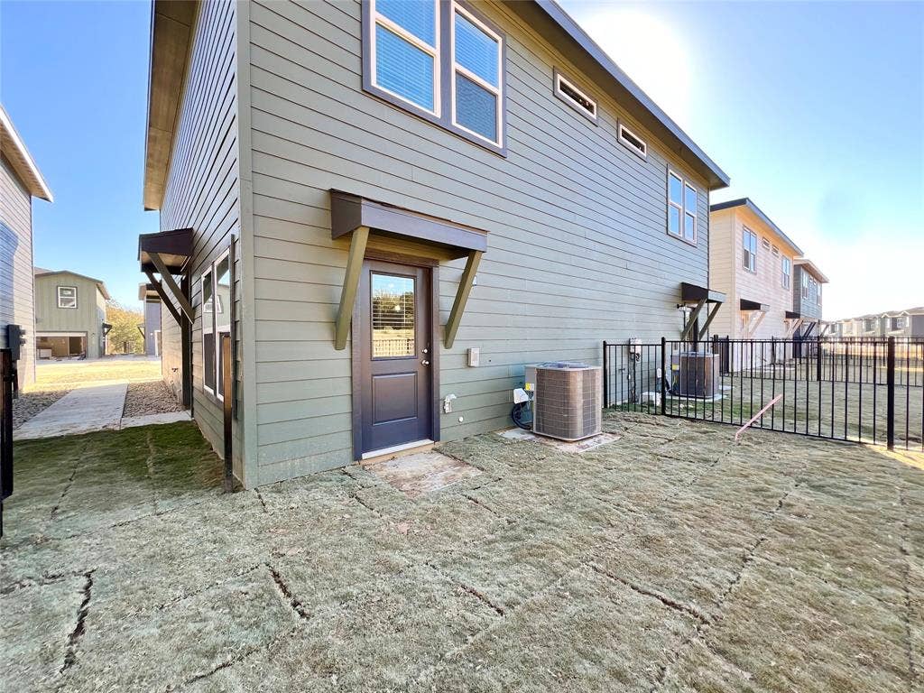 3501 E Renfro Street, #106, Burleson, TX 76028 Back of property