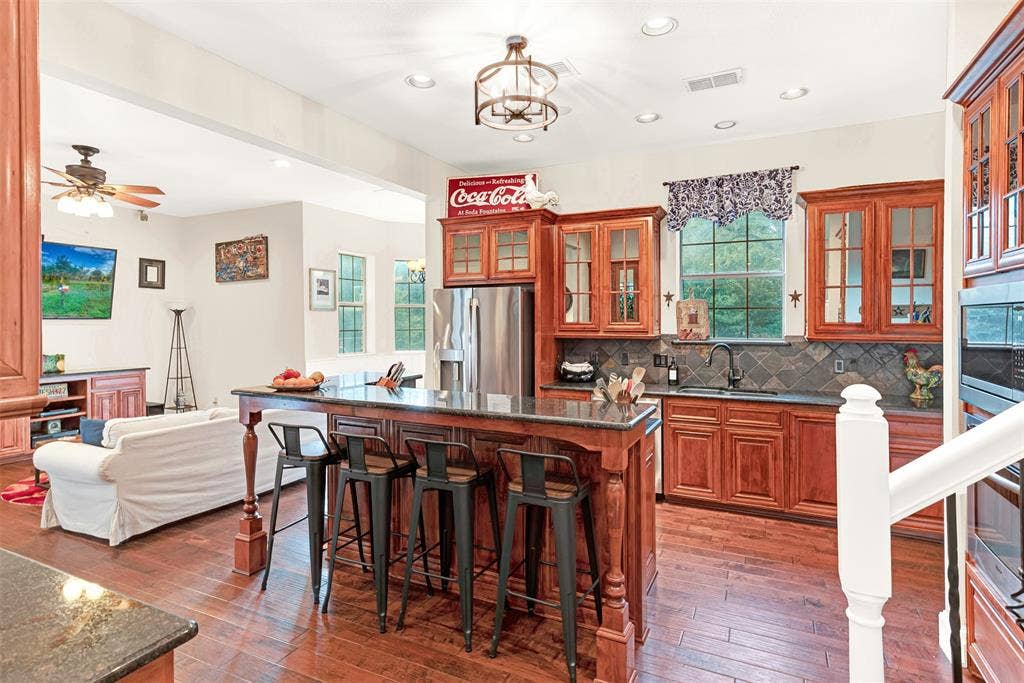 1166 Winding Wood Trail, Scurry, TX 75158 Island Kitchen